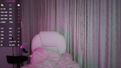 Stephanie.e  online show from 12, 9, 2025