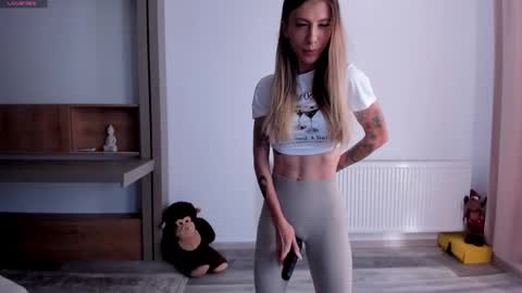 Snapshot of deidi_sweet chatting on 4, 1, 2025 Di online show from 4, 1, 2025