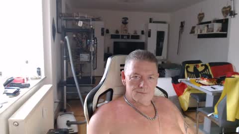 Snapshot of deinprinz2312 chatting on 14, 6, 2026 deinprinz2312 online show from 14, 6, 2026