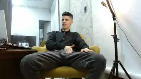 Snapshot of delglo chatting on 3, 10, 2025 delglo online show from 3, 10, 2025