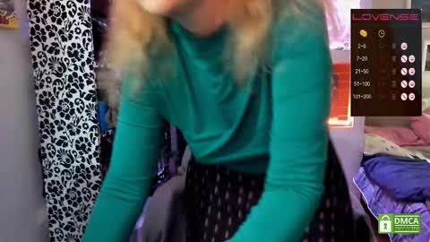 Snapshot of delicecat chatting on 12, 9, 2025 Delicacat online show from 12, 9, 2025