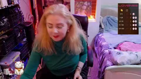 Snapshot of delicecat chatting on 22, 10, 2025 Delicacat online show from 22, 10, 2025