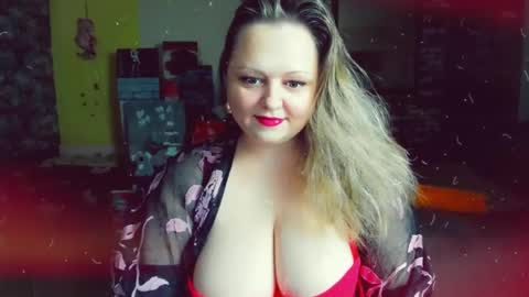 Snapshot of delinnia chatting on 7, 1, 2025 Margo online show from 7, 1, 2025