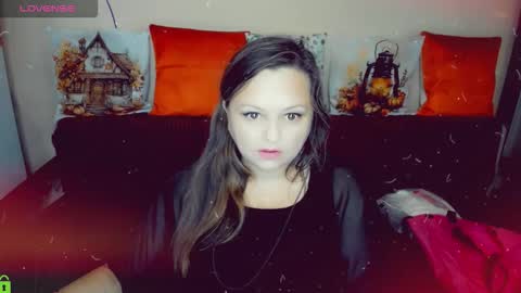 Snapshot of delinnia chatting on 30, 11, 2025 Margo online show from 30, 11, 2025