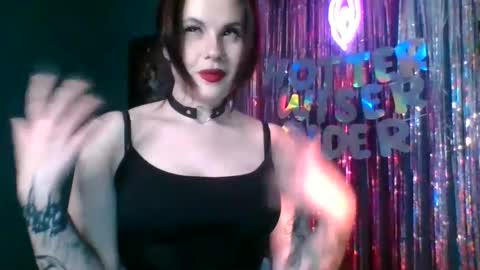 Snapshot of dellacrush_ chatting on 11, 2, 2025 dellacrush_ online show from 11, 2, 2025