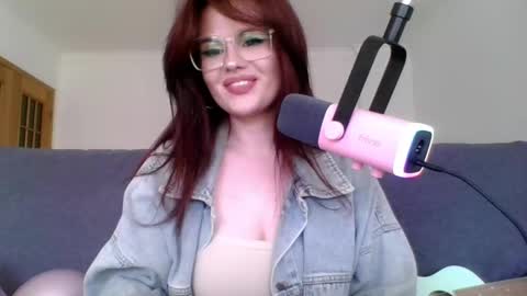 Snapshot of dellacrush_ chatting on 6, 3, 2025 dellacrush_ online show from 6, 3, 2025