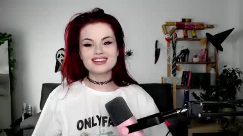 Snapshot of dellacrush_ chatting on 21, 10, 2025 dellacrush_ online show from 21, 10, 2025