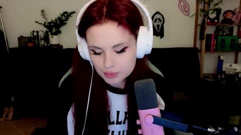 Snapshot of dellacrush_ chatting on 13, 12, 2025 dellacrush_ online show from 13, 12, 2025