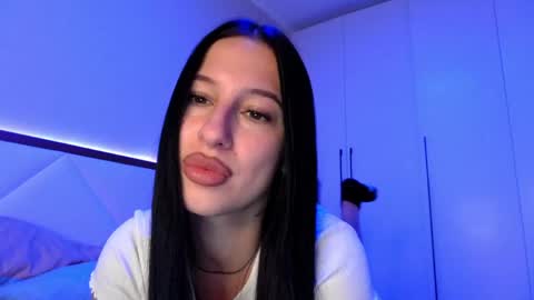 Snapshot of delly_love chatting on 3, 6, 2026 delly_love online show from 3, 6, 2026