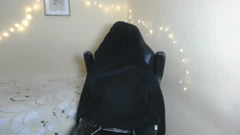 Demeter Salviati online show from 9, 2, 2025