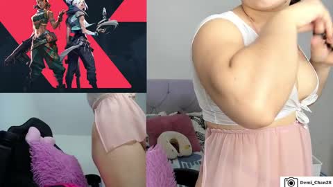 Snapshot of demi_chan chatting on 10, 11, 2025 demiii online show from 10, 11, 2025