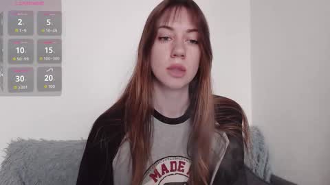 Snapshot of demiamour chatting on 14, 10, 2025 Demi. not your babybabebb and other shit online show from 14, 10, 2025