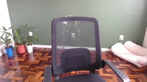 Snapshot of demmetria chatting on 1, 10, 2025 demmetria online show from 1, 10, 2025