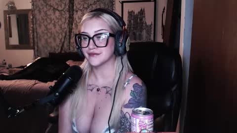 Demoness Mina online show from 9, 3, 2026