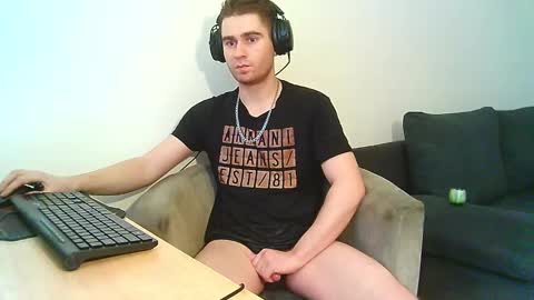 Snapshot of demoverzze chatting on 19, 1, 2025 Dominik online show from 19, 1, 2025