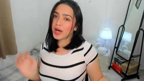 Snapshot of dencyleander chatting on 7, 11, 2025 Demi online show from 7, 11, 2025