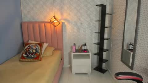 Snapshot of deniserichard2 chatting on 26, 11, 2025 D E N I S online show from 26, 11, 2025