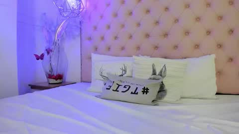 denisse_logan online show from 25, 2, 2026