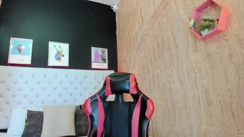 Snapshot of dennyzeans chatting on 5, 12, 2025 dennyzeans online show from 5, 12, 2025