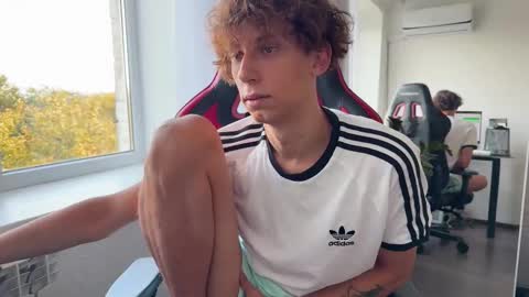 Snapshot of denobluora chatting on 19, 9, 2025 Jasper online show from 19, 9, 2025