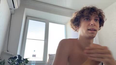 Snapshot of denobluora chatting on 30, 10, 2025 Jasper online show from 30, 10, 2025