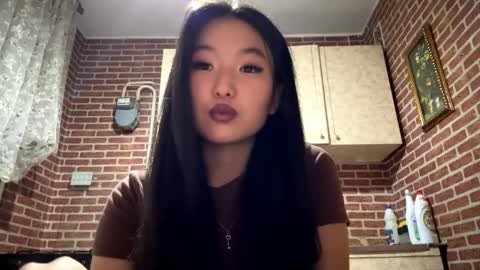 Snapshot of denysebernacchi chatting on 16, 12, 2025 Emma online show from 16, 12, 2025