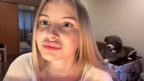 Snapshot of deonnagarn chatting on 26, 10, 2025 Vi Victoria online show from 26, 10, 2025