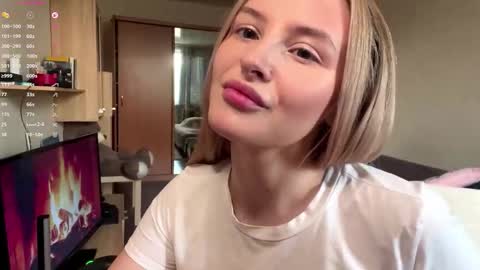 Snapshot of deonnagarn chatting on 22, 11, 2025 Vi Victoria online show from 22, 11, 2025