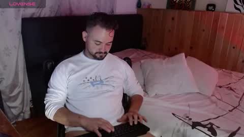 Dereck Mills3 online show from 25, 2, 2026