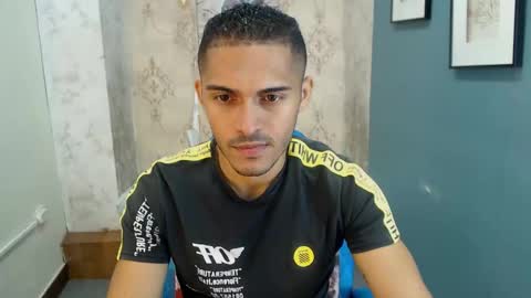 Snapshot of derek_storm_ chatting on 13, 11, 2025 D E R E K online show from 13, 11, 2025