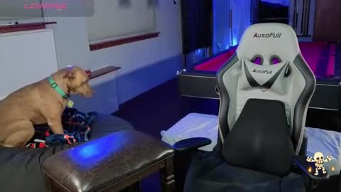 Derrick 52 and Brittany 50 online show from 14, 10, 2025