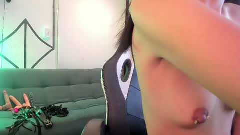 derrymeyers online show from 24, 7, 2026