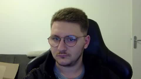 Snapshot of dervechi chatting on 5, 10, 2025 dervechi online show from 5, 10, 2025