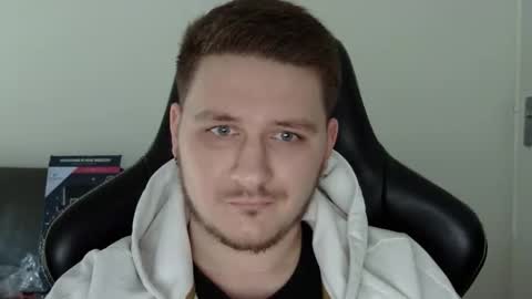 Snapshot of dervechi chatting on 17, 12, 2025 dervechi online show from 17, 12, 2025