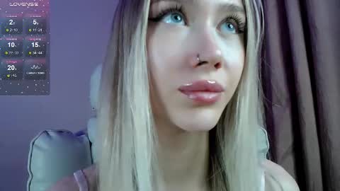 Snapshot of des_ch chatting on 11, 11, 2025 Ari online show from 11, 11, 2025