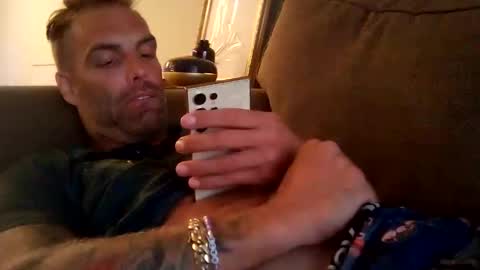 Snapshot of desertan20 chatting on 6, 10, 2025 Tall and Handsome online show from 6, 10, 2025