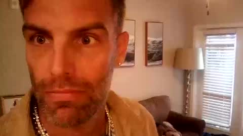 Snapshot of desertan20 chatting on 12, 10, 2025 Tall and Handsome online show from 12, 10, 2025