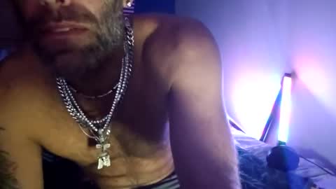 Snapshot of desertan20 chatting on 28, 11, 2025 Tall and Handsome online show from 28, 11, 2025