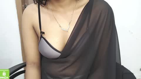 Snapshot of desicoupleshow chatting on 28, 1, 2025 Eva and Adam online show from 28, 1, 2025