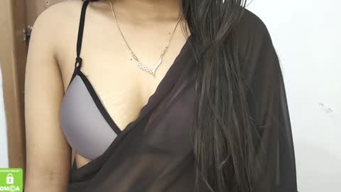 Snapshot of desicoupleshow chatting on 28, 1, 2025 Eva and Adam online show from 28, 1, 2025