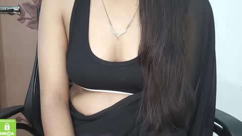 Snapshot of desicoupleshow chatting on 6, 2, 2025 Eva and Adam online show from 6, 2, 2025