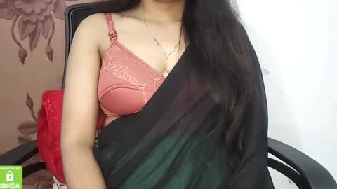 Snapshot of desicoupleshow chatting on 14, 2, 2025 Eva and Adam online show from 14, 2, 2025