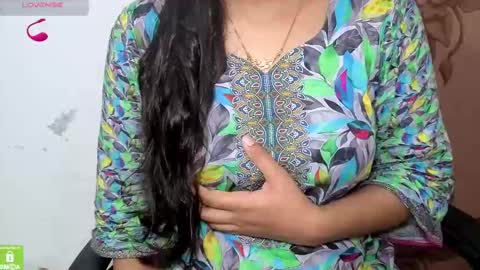 Snapshot of desicoupleshow chatting on 8, 9, 2025 Eva and Adam online show from 8, 9, 2025