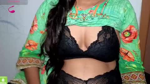 Snapshot of desicoupleshow chatting on 29, 9, 2025 Eva and Adam online show from 29, 9, 2025