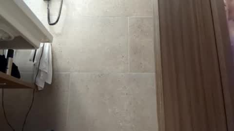 Snapshot of designerskier chatting on 2, 1, 2025 designerskier online show from 2, 1, 2025