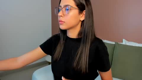 Snapshot of desireee_ chatting on 18, 9, 2025 desire online show from 18, 9, 2025