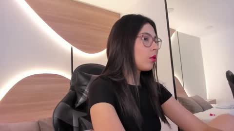 Snapshot of desireee_ chatting on 1, 11, 2025 desire online show from 1, 11, 2025