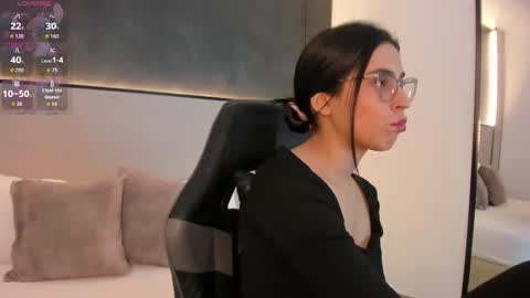 Snapshot of desireee_ chatting on 5, 12, 2025 desire online show from 5, 12, 2025