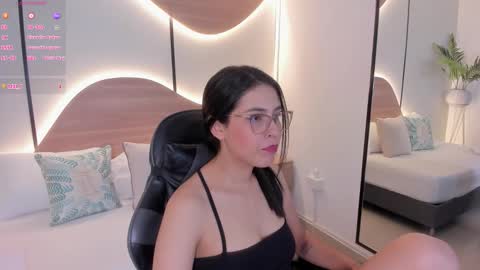 Snapshot of desireee_ chatting on 18, 12, 2025 desire online show from 18, 12, 2025