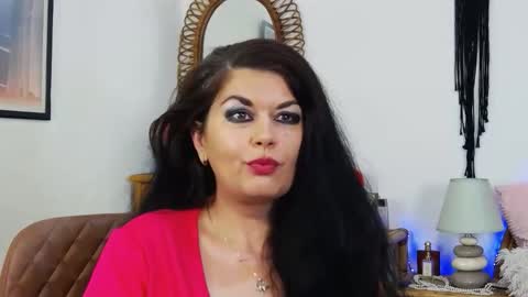 HellenMoon online show from 4, 10, 2025